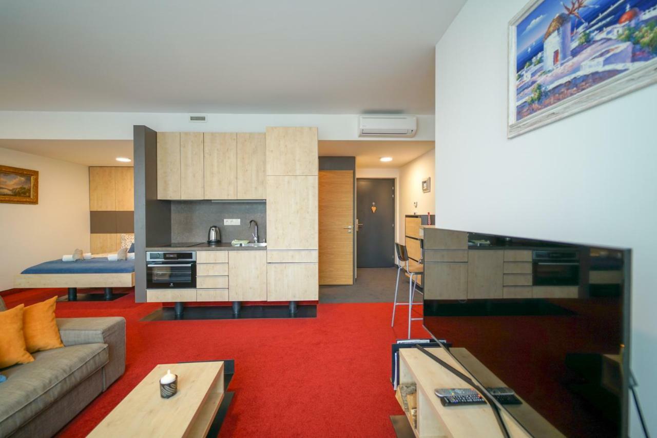 Zora Exclusive Apartment Bratislava Bagian luar foto
