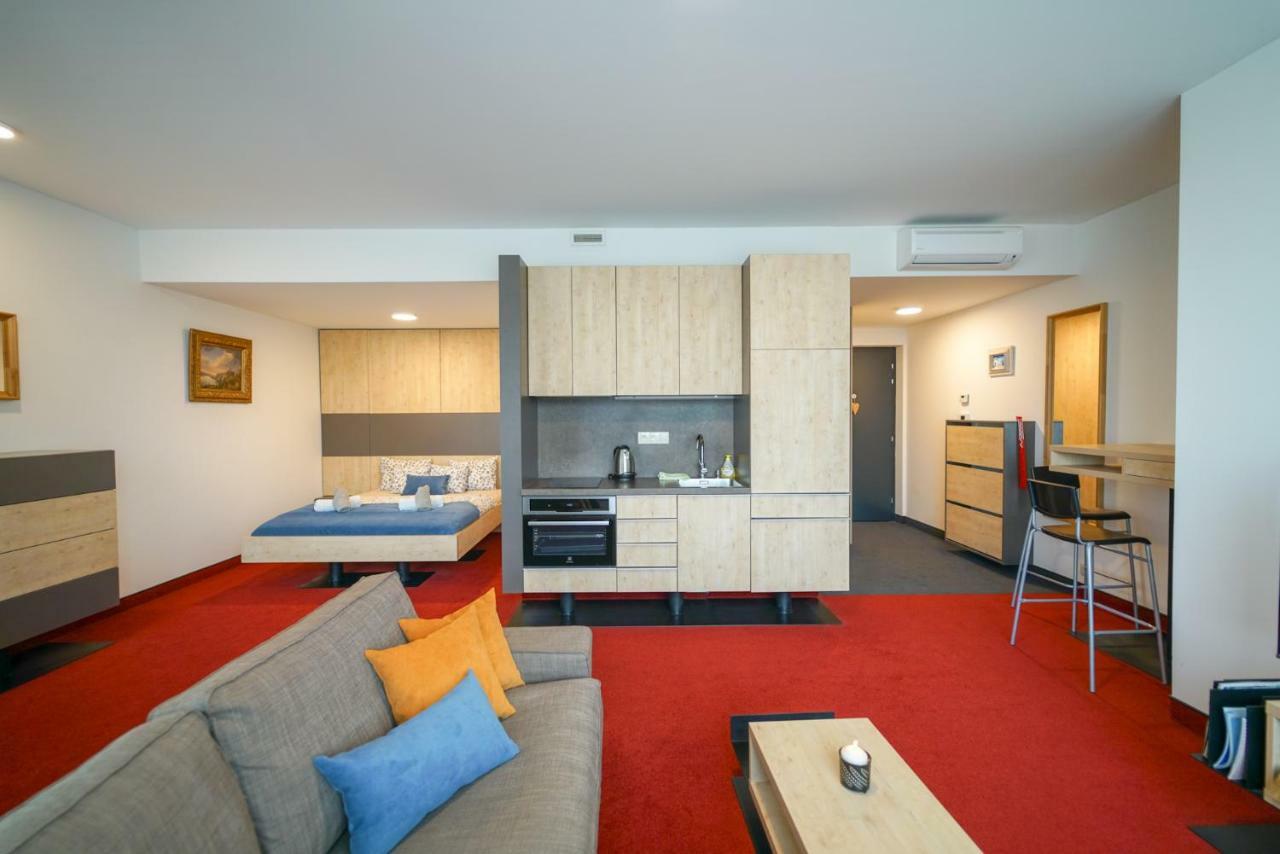 Zora Exclusive Apartment Bratislava Bagian luar foto